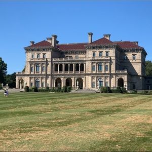 Meet your Posher, Cece